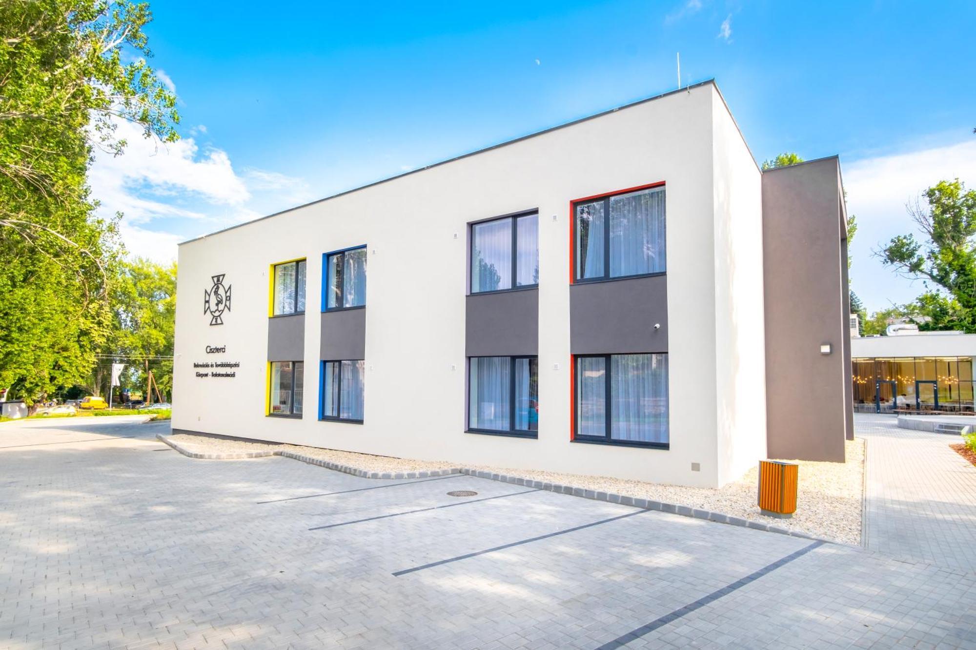 Ciszterci Rendezvenykoezpont Bed and Breakfast Balatonalmádi Buitenkant foto