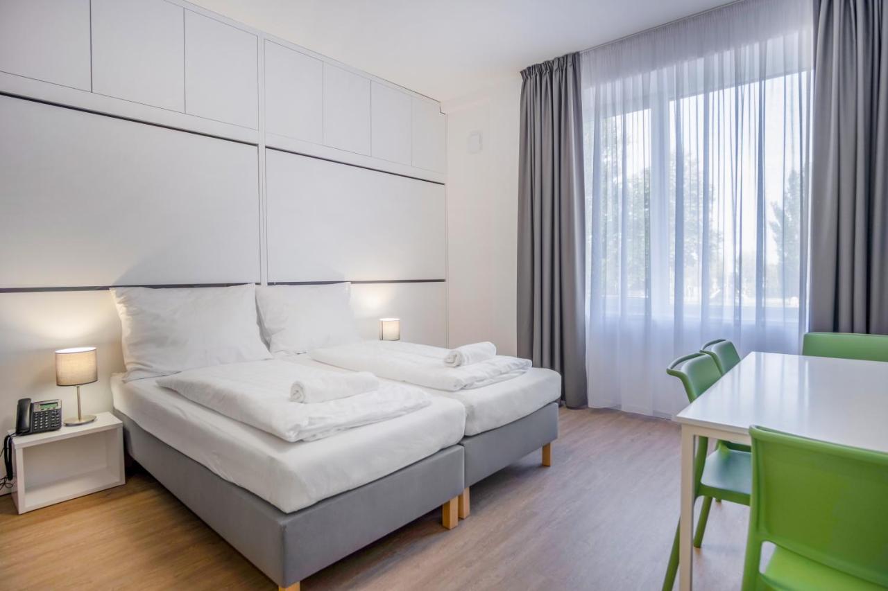 Ciszterci Rendezvenykoezpont Bed and Breakfast Balatonalmádi Buitenkant foto